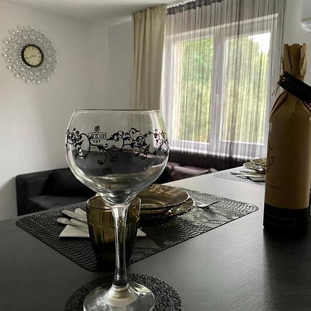 פרייד T&T Apartman מראה חיצוני תמונה